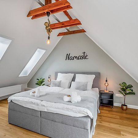 Namaste Homes - Ferienwohnung Mit Dachterrasse 바트빈드샤임 외부 사진